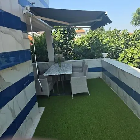 Bianka's Oasis In - Sleeps 7, Modern Comfort Апартаменты