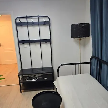 Апартаменты Bianka's Oasis In - Sleeps 7, Modern Comfort