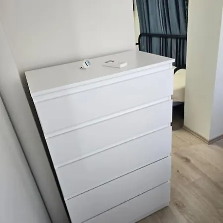 Bianka's Oasis In - Sleeps 7, Modern Comfort Apartament *